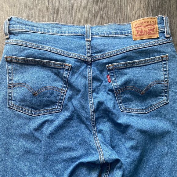 Levi’s Mom Jean - Picture 4 of 8